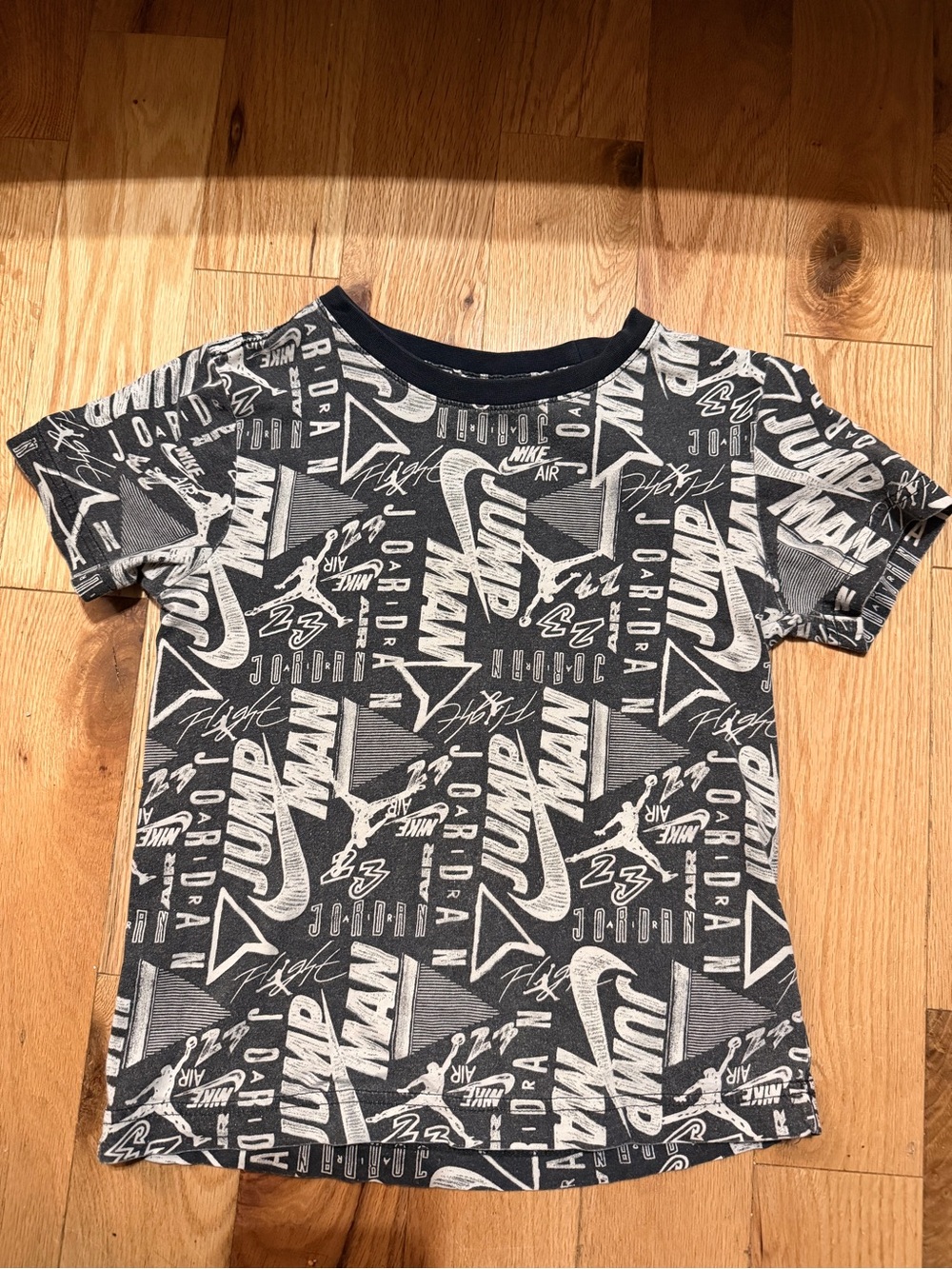 Jordan Boys All-Over Graphic Print T-Shirt | Size 6 (5-6 Yrs / 110-116 cm)
